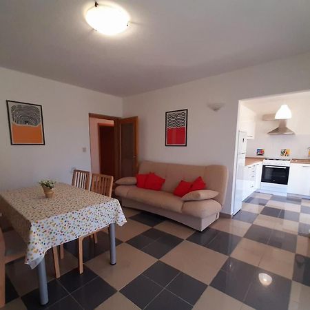 Apartments With A Parking Space Presika, Labin - 7390 Екстериор снимка