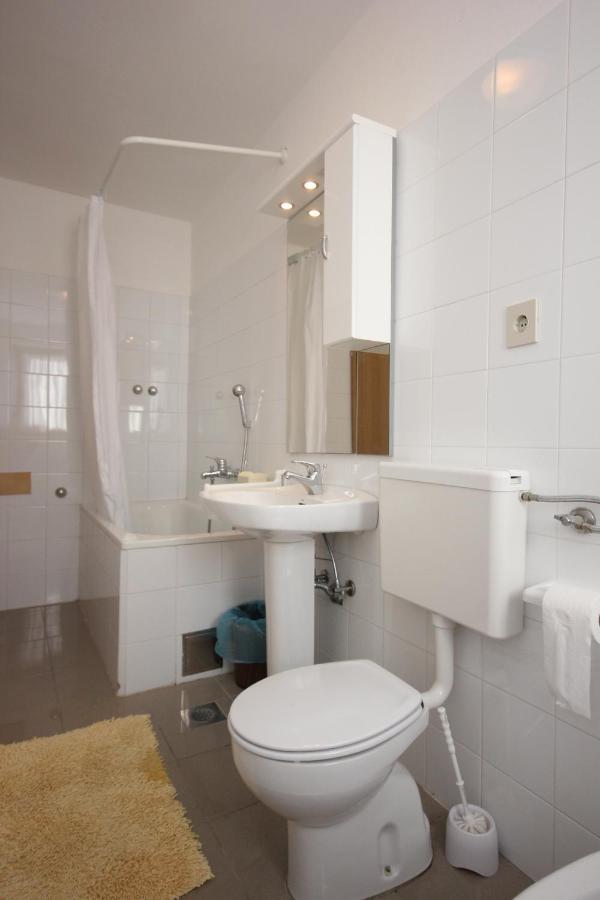 Apartments With A Parking Space Presika, Labin - 7390 Екстериор снимка